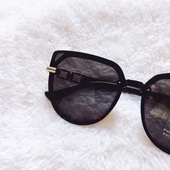 Liana Black Sleek Sunglasses - Picture 3 of 10